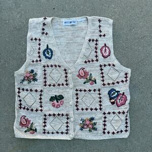Vintage 90s White Stag Cottagecore Hearts Floral Strawberry Fields Sweater Vest